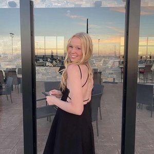 Meet your Posher, Elle